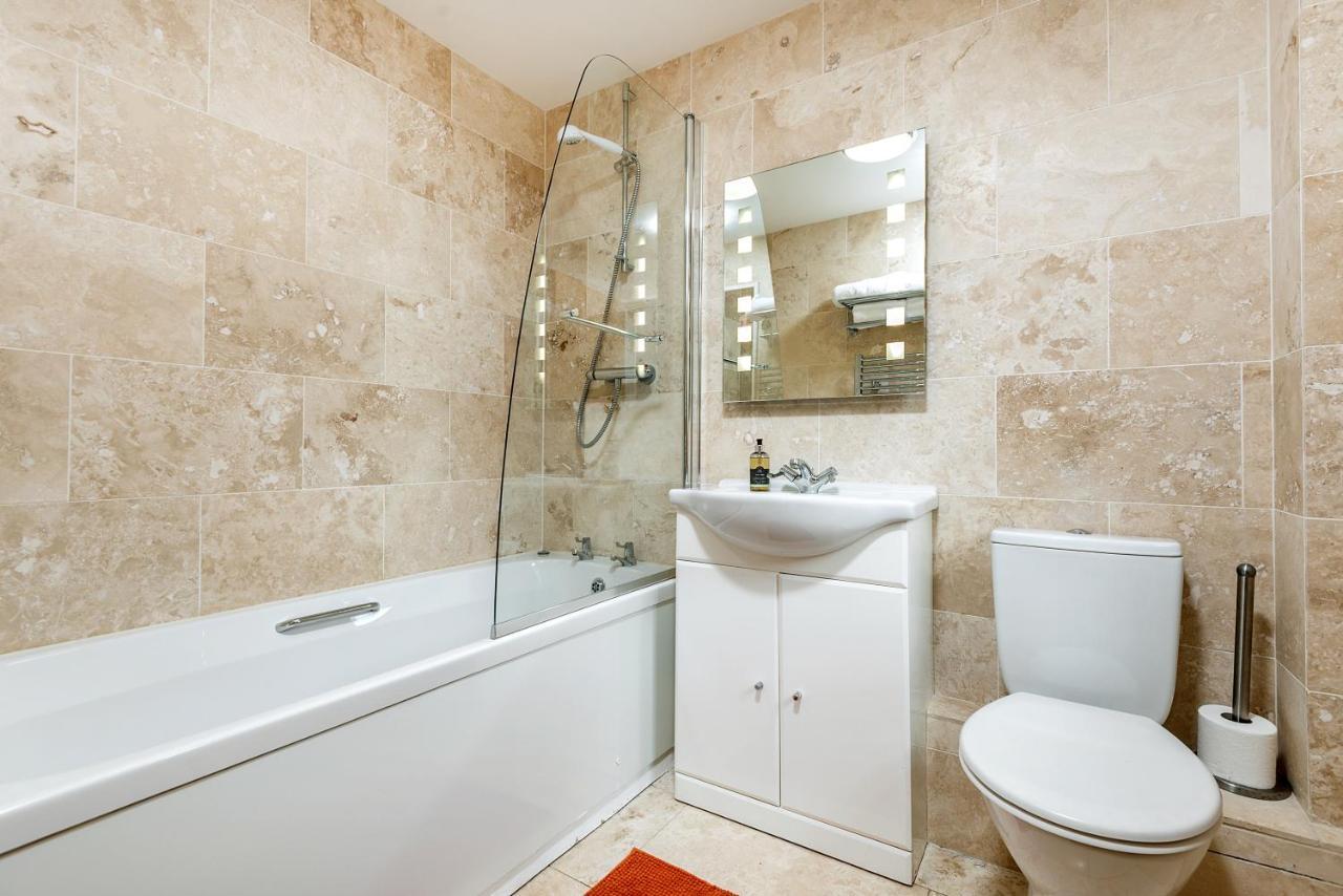 Kidwelly Farmhouse B&B Екстер'єр фото