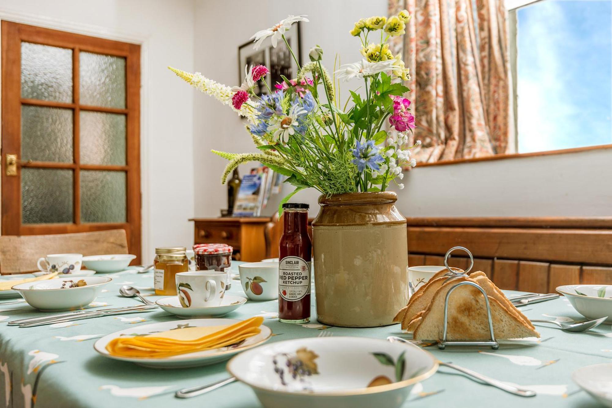 Kidwelly Farmhouse B&B Екстер'єр фото