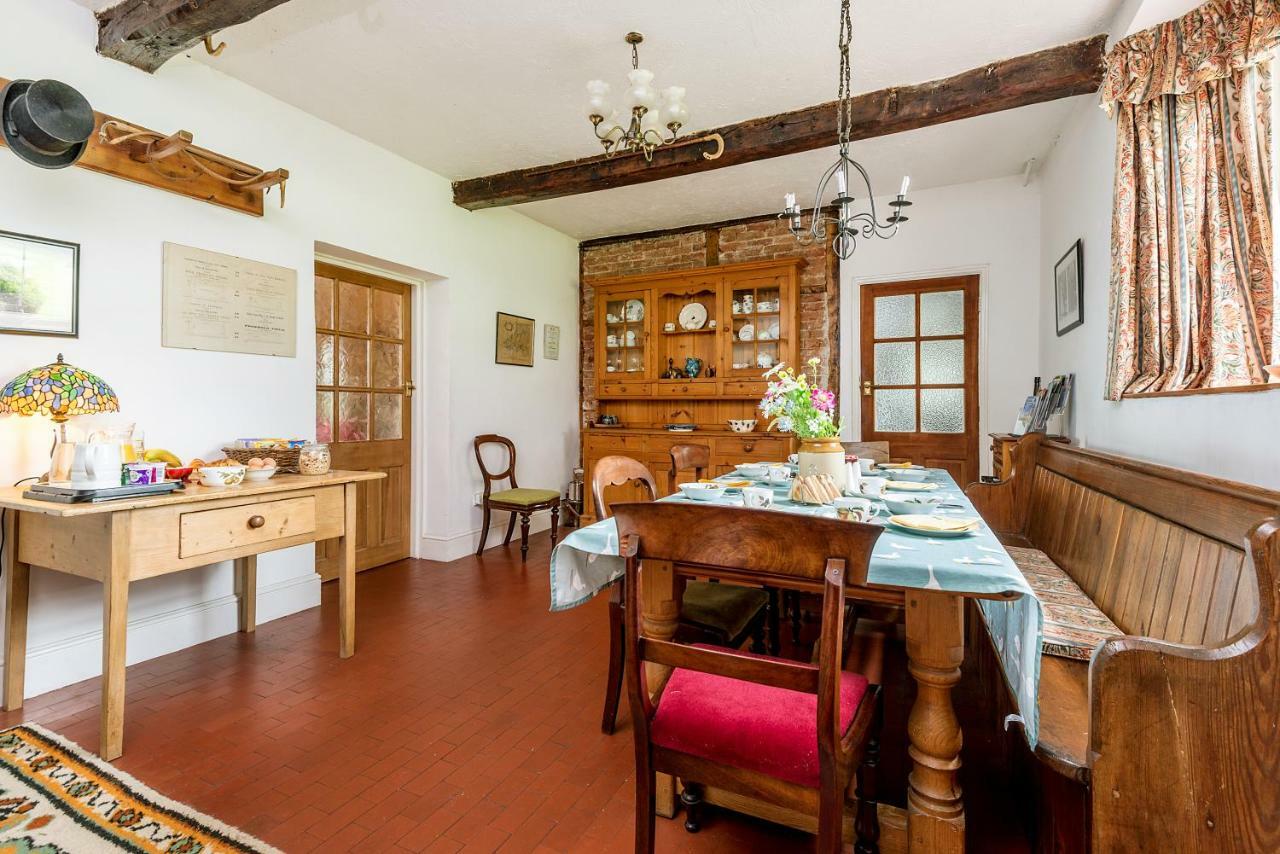 Kidwelly Farmhouse B&B Екстер'єр фото